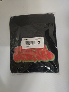 Throwie Graphic Tee - Black with Red & Green Graffiti Print - XL Long Sleeve